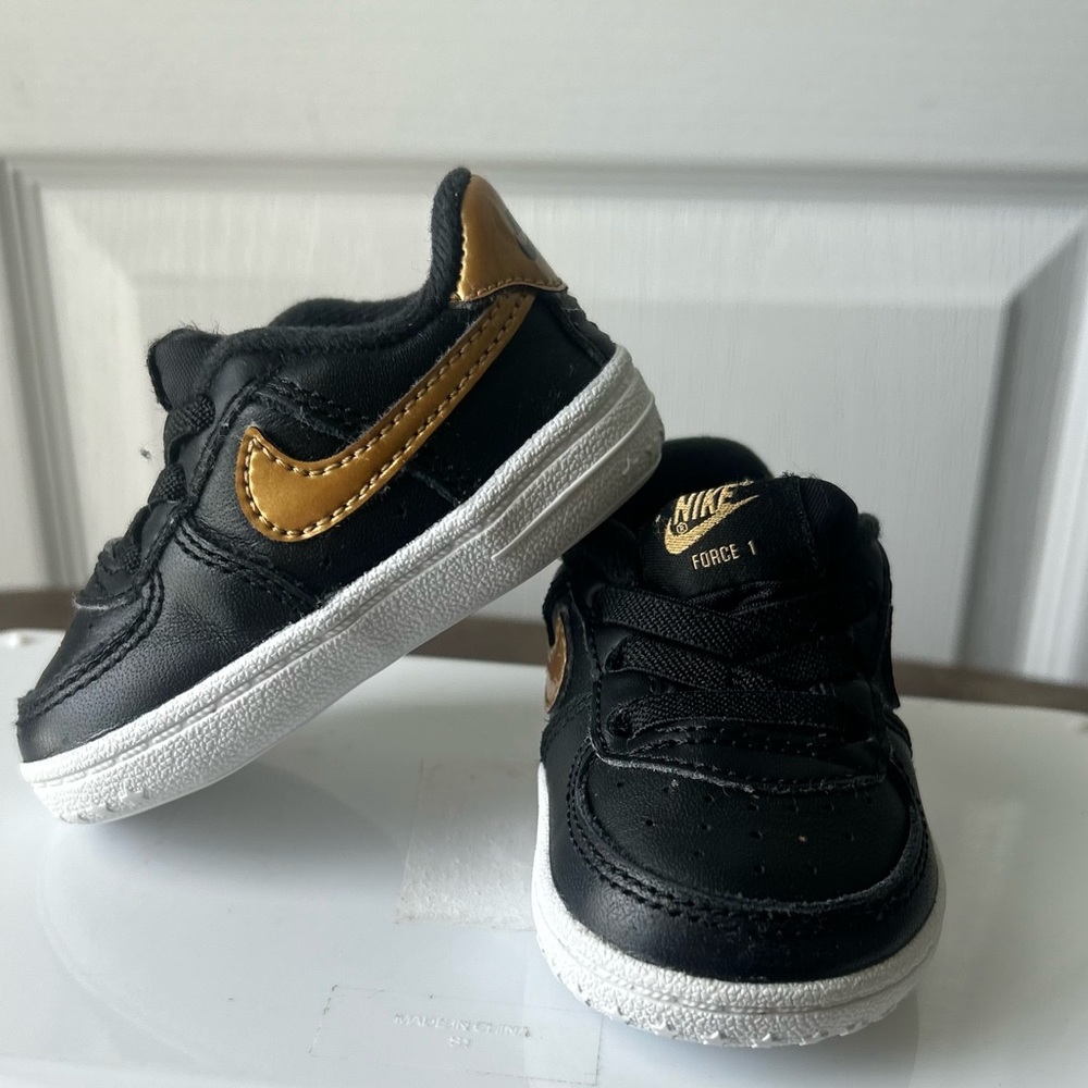 Nike Air Force 1 crib shoe size 2c